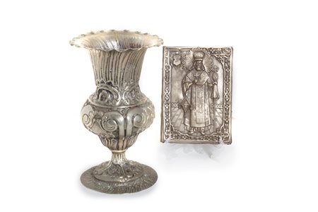 Lotto composto da un vaso e una icona in metallo, secolo XIX