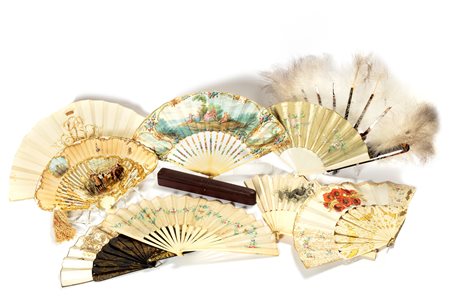 Lotto composto da nove ventagli, secoli XIX-XX