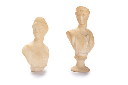 Due sculture in alabastro raffiguranti busti femminili in abiti classici, secolo XIX