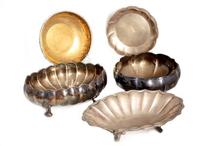 Lotto composto da cinque porta bon-bon in argento, secolo XX