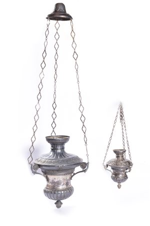 Lotto composto da due turiboli in argento, secolo XIX