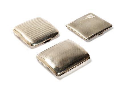 Lotto composto da tre portasigarette in argento, Inghilterra secolo XX