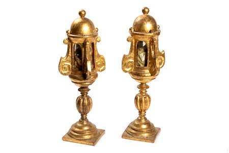 Coppia di reliquiari in legno dorato, secoli XVII - XVIII