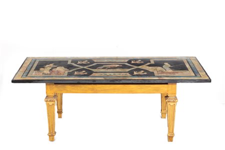 Tavolino da salotto con piano in scagliola e piedi in legno dorato