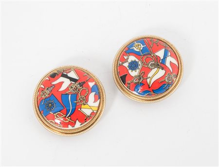 PACO RABANNE Orecchini a clips in metallo e pvc smaltato. Diametro: cm 4 cad....