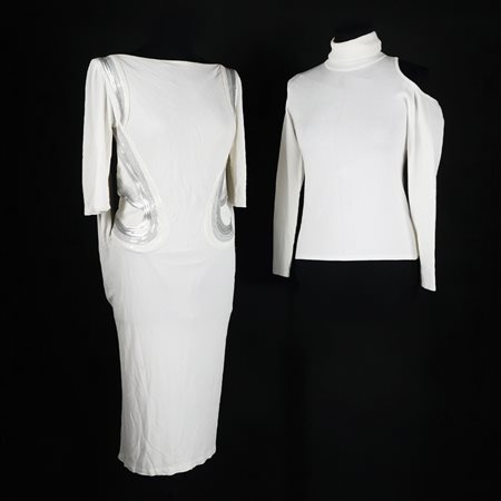 Versace abito bianco a maniche corte di crêpe e paillettes grigie (profilo...