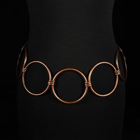 Cintura composta da cerchi di metallo patinato, l. cm. 82