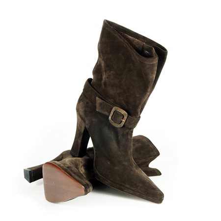 Yves Saint Laurent un paio di stivaletti in suede marrone con fibbia, tg. 37,5