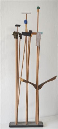 SERGIO DANGELO (1932) In foresta , 1991 Scultura in legno, plastica, ferro e...