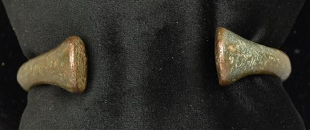 Bracciale uso moneta in metallo - AFRICA OCCIDENTALE bracciale in metallo 8x7...