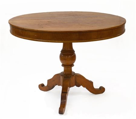 Tavolo tondo sostegno tornito terminante a gambe sagomate (cm 110x81) (difetti)