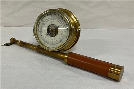 Lotto composto da un barometro navale Schatz di forma circolare in ottone (d. c