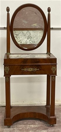 Toilette da centro con specchio basculante sorretto da colonne tornite, cassett