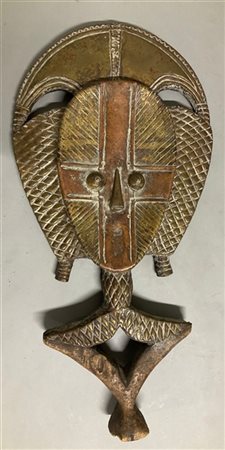 Arte africana, Gabon, maschera guardiano Kota in legno rivestito in rame sbalza