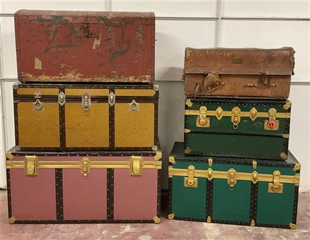 Lotto composto da sei vecchi bauli diversi (difetti e mancanze)