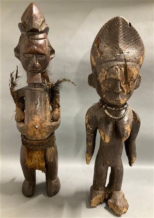 Arte africana, lotto composto da una figura femminile e una figura rituale masc