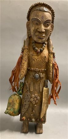 Arte indiana, figura femminile, scultura in legno dipinto decorato con tessuti