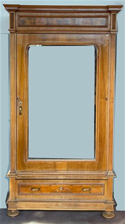 Armadio in legno ad un'anta con specchio, cassetto alla base e piedi a trottola