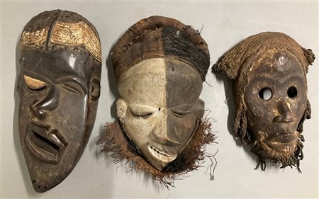 Arte africana, lotto composto da due maschere Mbangu etnia Pende (Congo) e una