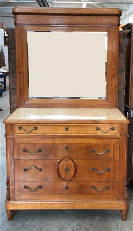 Cassettone a tre cassetti grandi e uno piccolo, piano in marmo ed alzata con sp