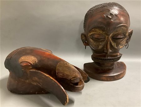 Arte africana, lotto composto da una maschera Cihongo (Angola) e una raffiguran