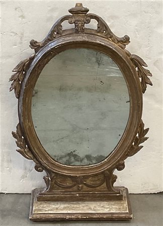 Specchio da tavolo in legno intagliato e laccato a volute e festoni, secolo XVI