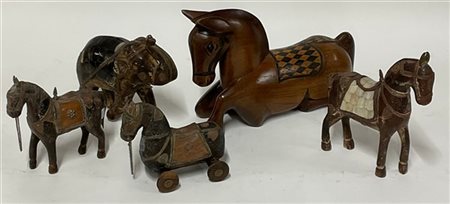 Manifatture diverse, Lotto composto da cinque sculture di cui quattro raffigura