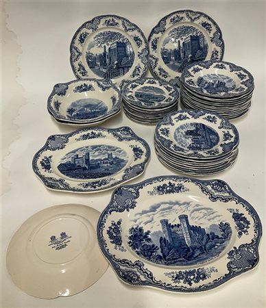 Manifattura inglese, Parte di servizio in ceramica con decoro monocromo blu raf