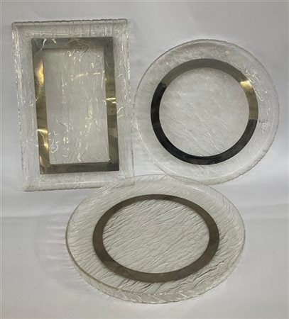 Carlo Mozzoni (attr.) Lotto composto da tre vassoi di diversa forma in plexigla