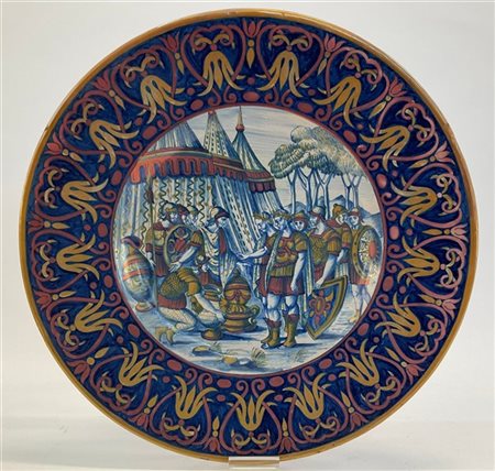 Ignoto, coppia di piatti istoriati con personaggi dell'Impero romano in ceramic