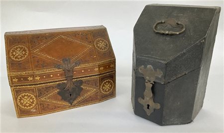 Lotto composto da due scatole portaposate rivestite in pelle di diverse epoche