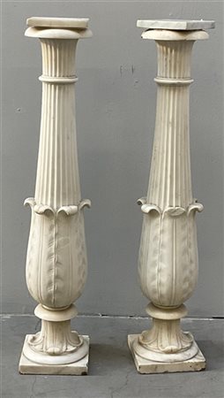 Coppia di colonne in alabastro scanalate e scolpite a foglie (h cm 90) (difetti