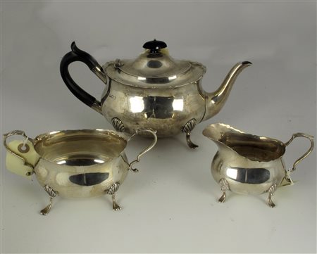 Servizio da tre pezzi in argento marchiato inglese Epoca Edoardo VI, Londra,...