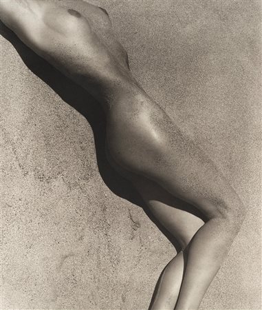 Herb Ritts (1:Principale) (1952-2002)  - Carrie in sand (Detail), Paradise Cove, 1988