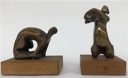 Jucci Ugolotti Lotto di due sculture - multiplo in bronzo su base in legno
altez