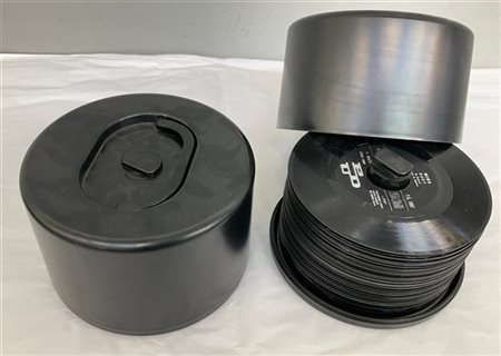 Olaf Von Bohr Coppia di portadischi modello "1-7200". Produzione Kartell, Milano