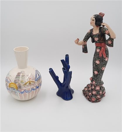 Lotto composto da una ceramica a tutto tondo raffigurante una ballerina spagnol