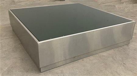 Tavolino da salotto con struttura in acciaio, piano in vetro fumé. Italia, anni