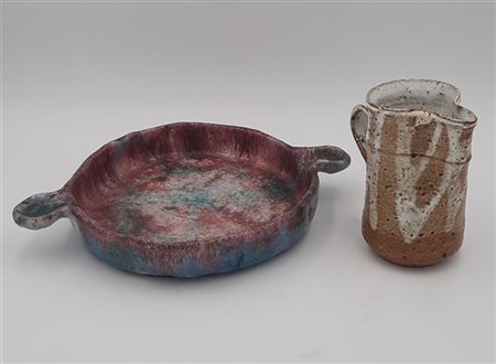 Lotto composto da una ciotola in ceramica smaltata in celeste e vinaccia sotto