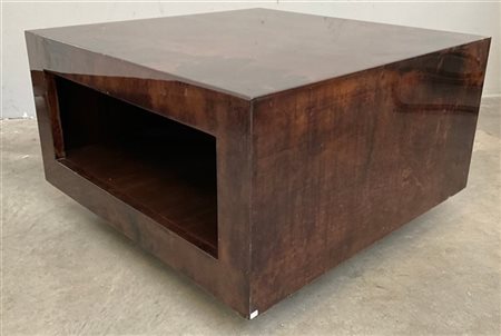 Tura Tavolino da salotto con vano portariviste. Italia, seconda metà secolo XX.