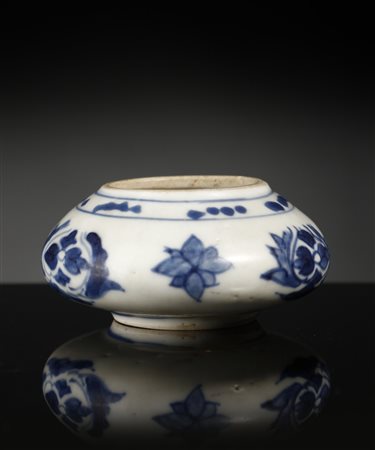  Arte Cinese - Lavapennelli in porcellana
Cina, dinastia Ming (1368-1644), secolo XVII.