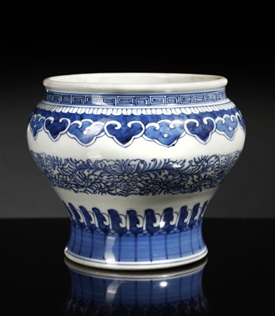  Arte Cinese - Vaso bianco e blu 
Cina, dinastia Qing, XVIII secolo.