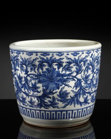  Arte Cinese - Giardiniera bianca e blu
China, inizi XX secolo.