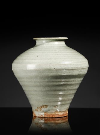  Arte Cinese - Giara celadon
Cina, dinastia Yuan (1279-1378).