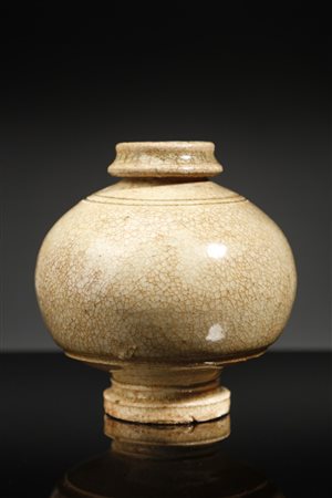  Arte Sud-Est Asiatico - Bottiglia globulare in porcellana
Cambogia, periodo Khmer (802-1431), XIV secolo.