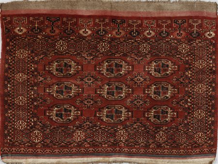  . - Tappeto Chuval Kizil Ayak
Turkmenistan, XIX-XX secolo.