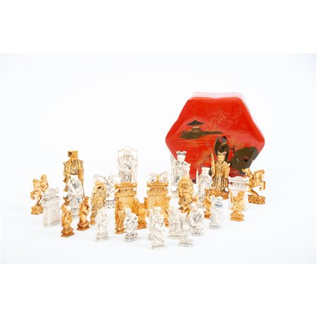 MANIFATTURA CINESE DEL XIX SECOLO, Scacchiera in avorio