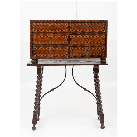 MONETIERE CON CONSOLLE a sei cassetti in legno di noce