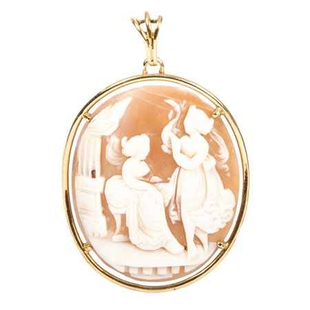 CIONDOLO in oro giallo 18 KT con cammeo sardonico