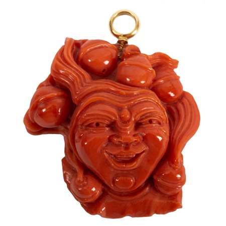 PENDENTE in corallo raffigurante "Bacco", gancio in oro